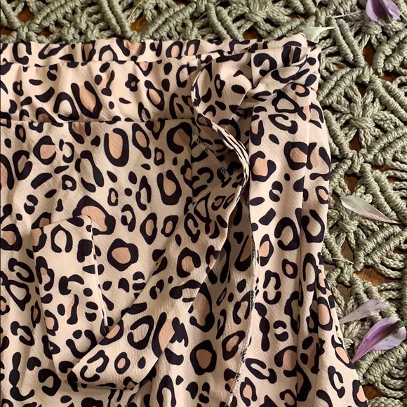 Leopard Asymmetrical Ruffles High Waist Mini Skirt - Picture 2 of 4